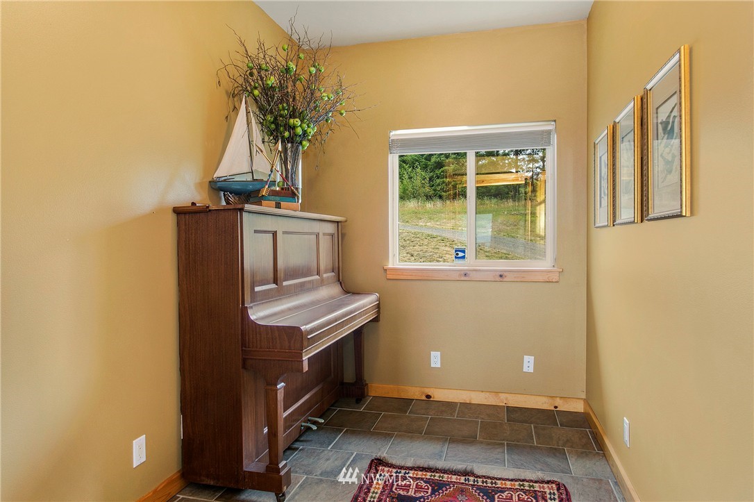 22801 West King Lake Road Monroe, WA 98272 - Photo 13 of 25 Gallery Image 13
