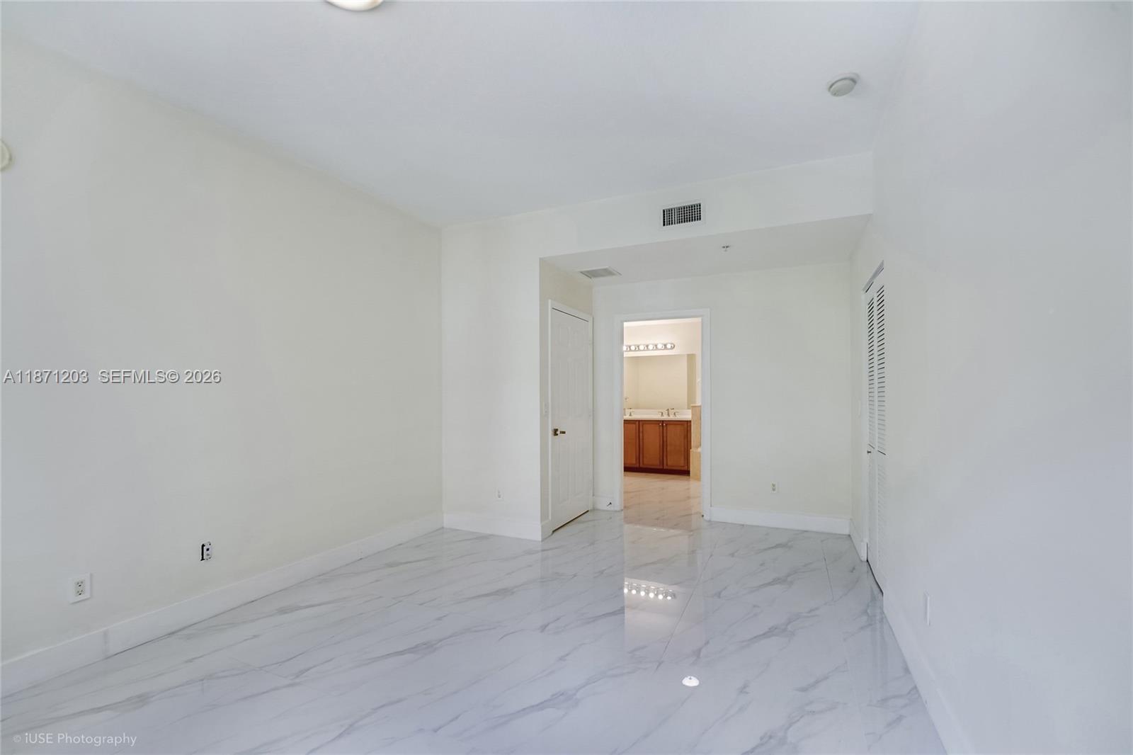 8395 Southwest 73rd Avenue, Unit 511 Miami, FL 33143 - Photo 8 of 18 a view of an empty room