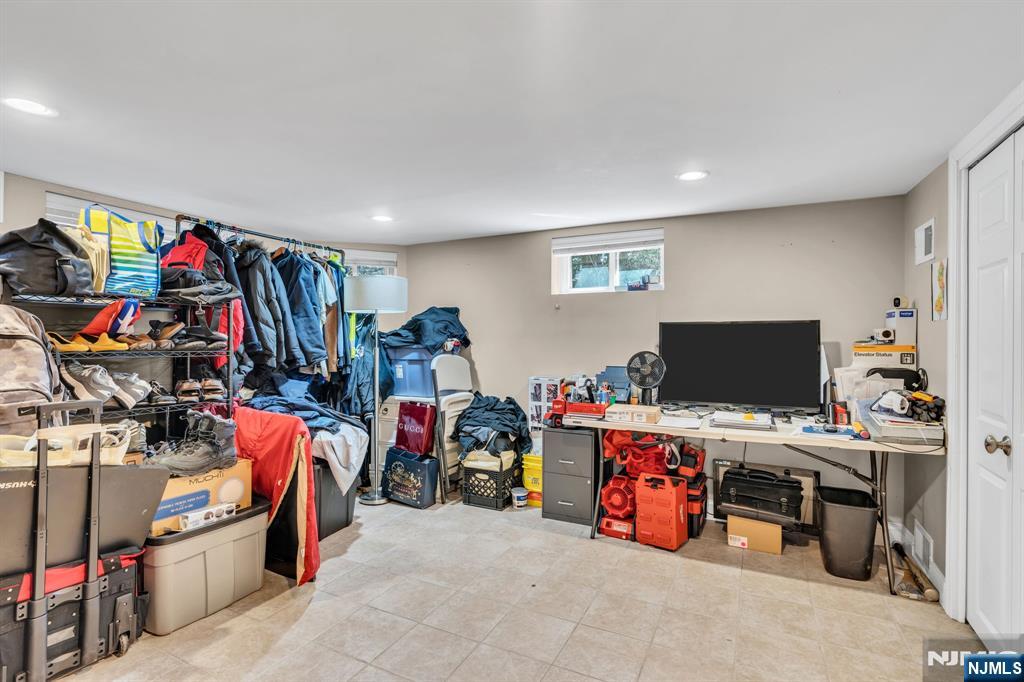 467 Summit Avenue Hackensack, NJ 07601 - Photo 36 of 50