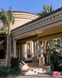 $90,000,000 | 28824 Cliffside Drive, Malibu, CA 90265