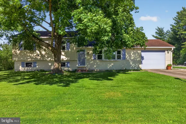 $325,000 | 175 Monroe Valley Drive, Jonestown, PA 17038