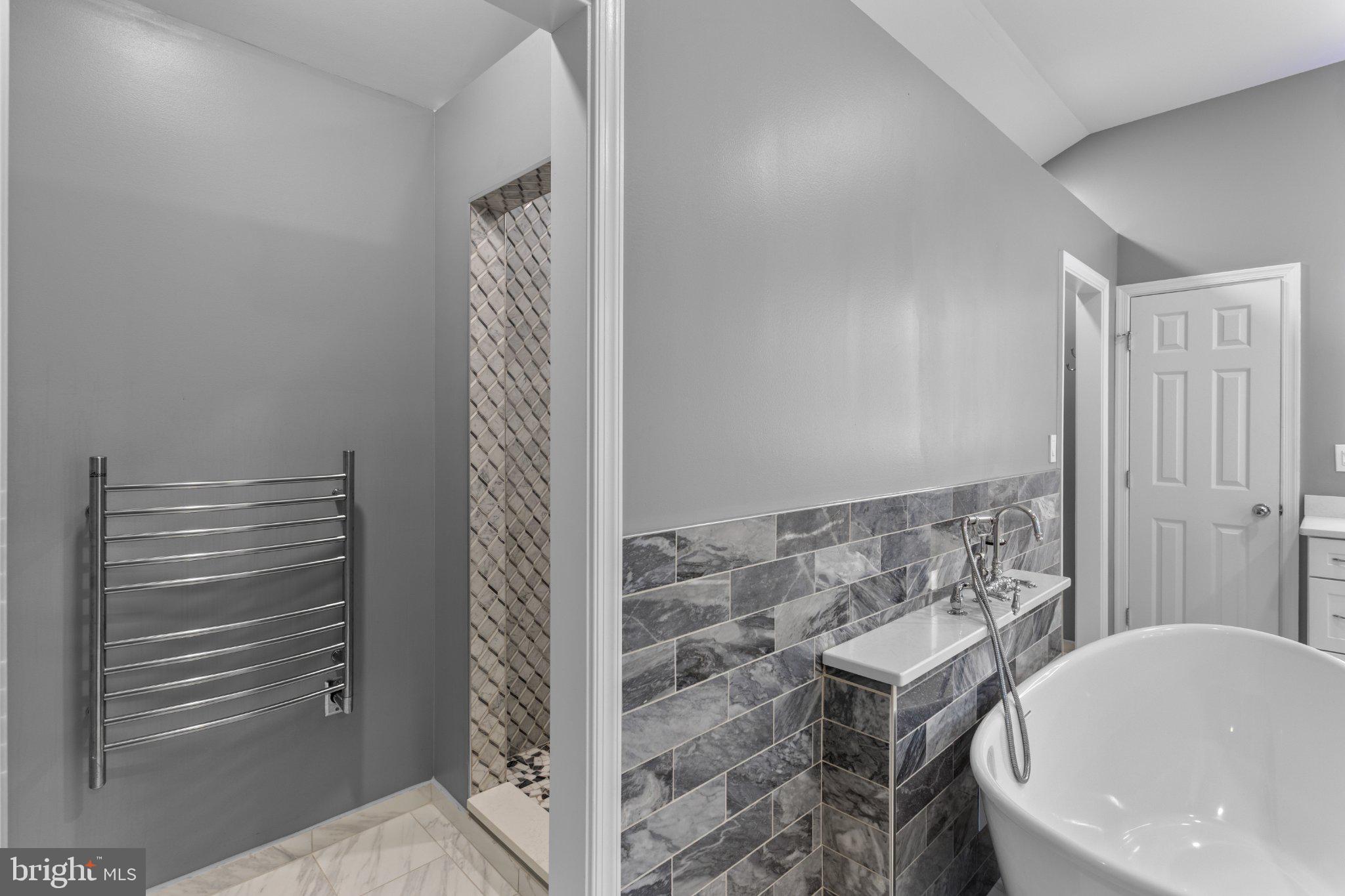 2014 Rosedale Lane Huntingtown, MD 20639 - Photo 36 of 89 Walk in Shower