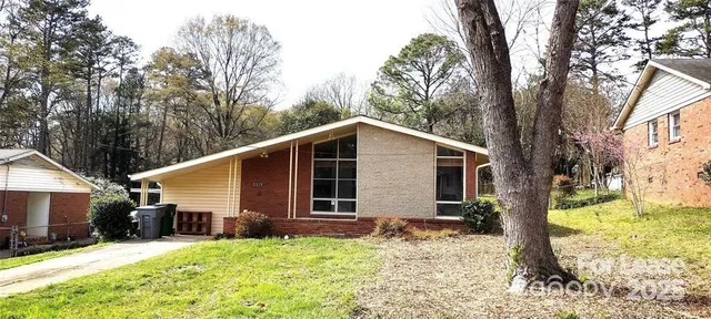 $1,950 | 3219 Connecticut Avenue, Charlotte, NC 28205