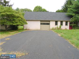 10 Callowhill Road Doylestown, PA 18901 - Photo 9 of 12 Garage