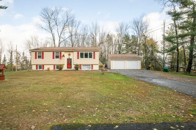 $365,000 | 784 Eastern Avenue, Holden, ME 04429