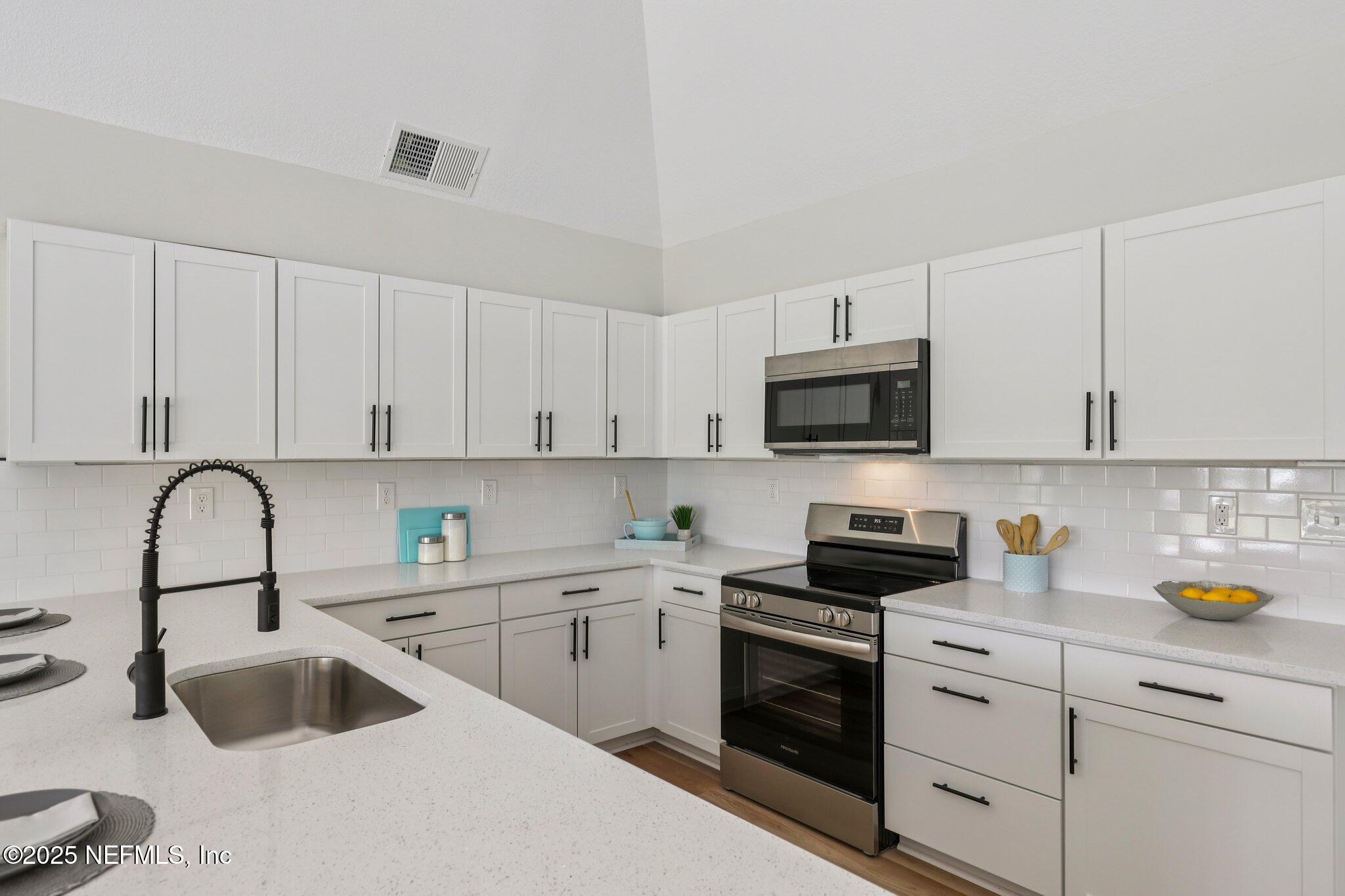 3992 Hidden Acre Road Middleburg, FL 32068 - Photo 27 of 74 Kitchen