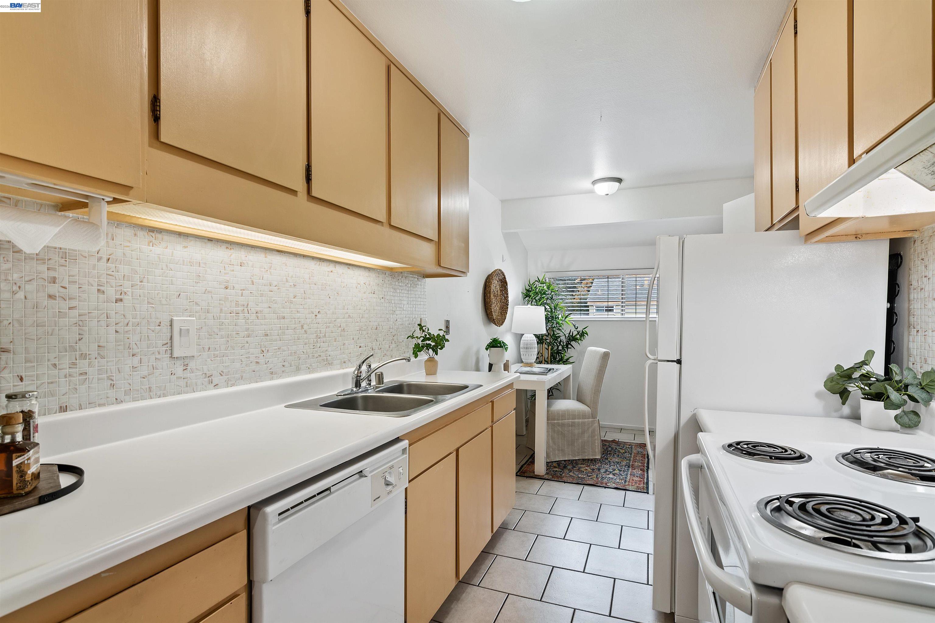 810 Oak Grove Road, Unit 104 Concord, CA 94518 - Photo 8 of 31
