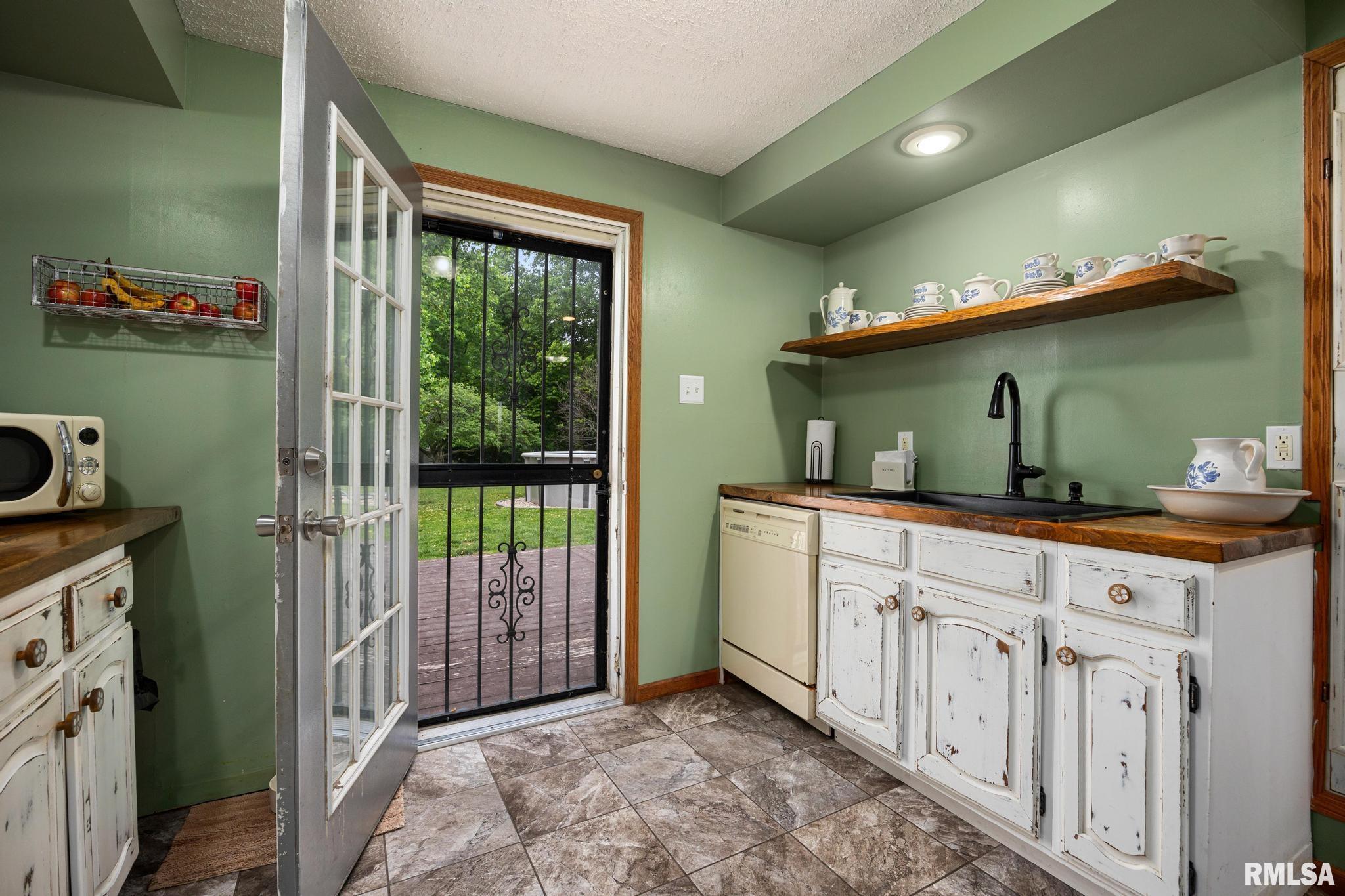 2133 North Ellory Road Peoria, IL 61604 - Photo 13 of 34