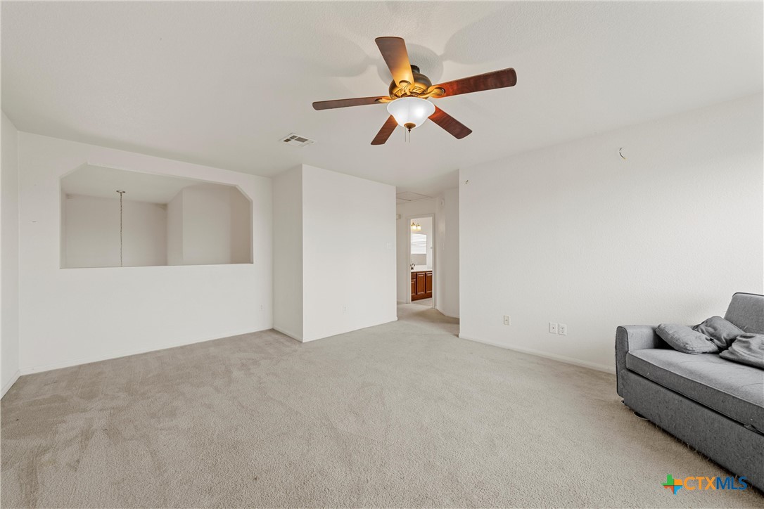 2209 Riley Drive Killeen, TX 76542 - Photo 20 of 33 a living room with furniture and white walls