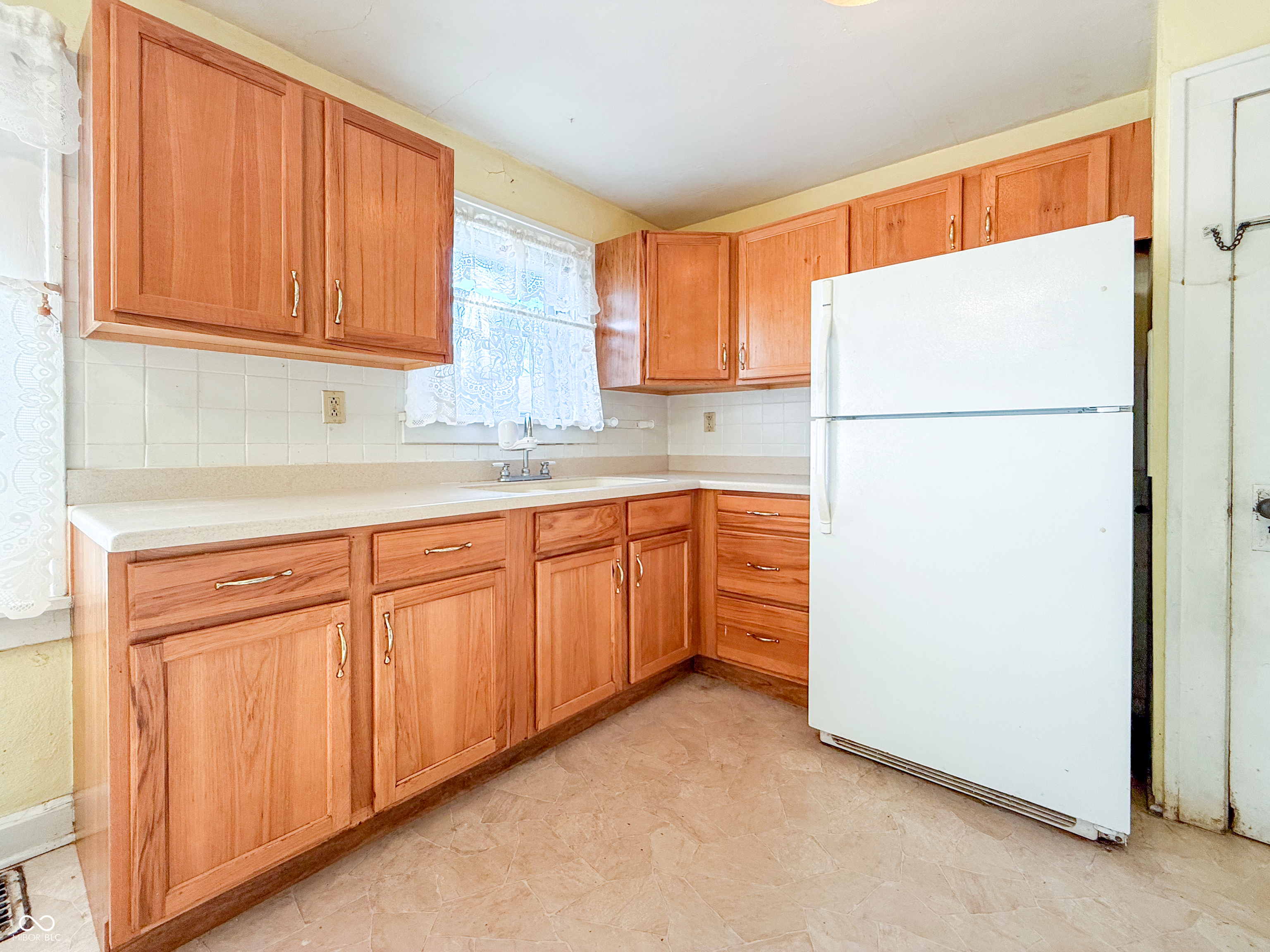 3619 Andover Road Anderson, IN 46013 - Photo 13 of 24