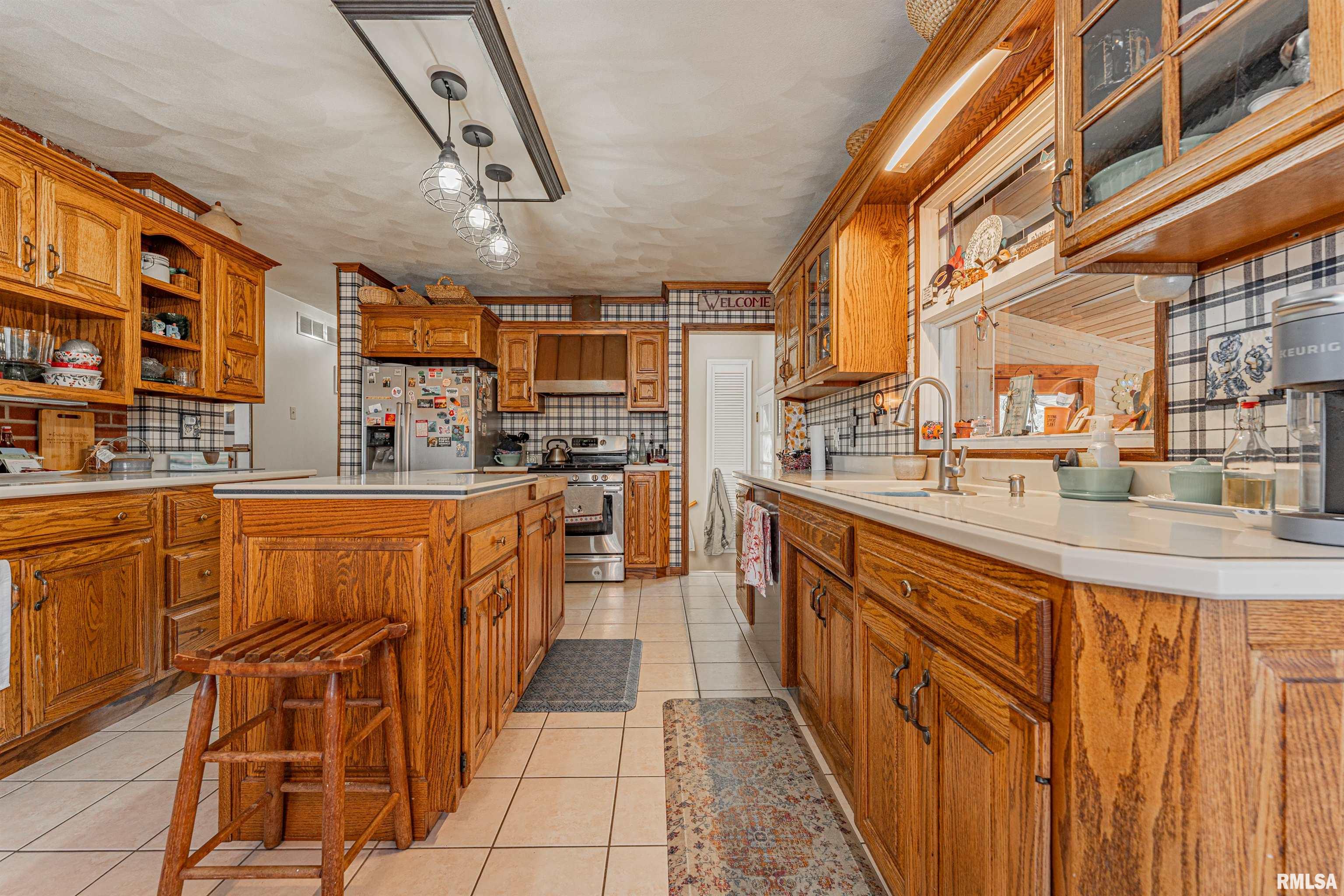 123 20th Street Lincoln, IL 62656 - Photo 15 of 47