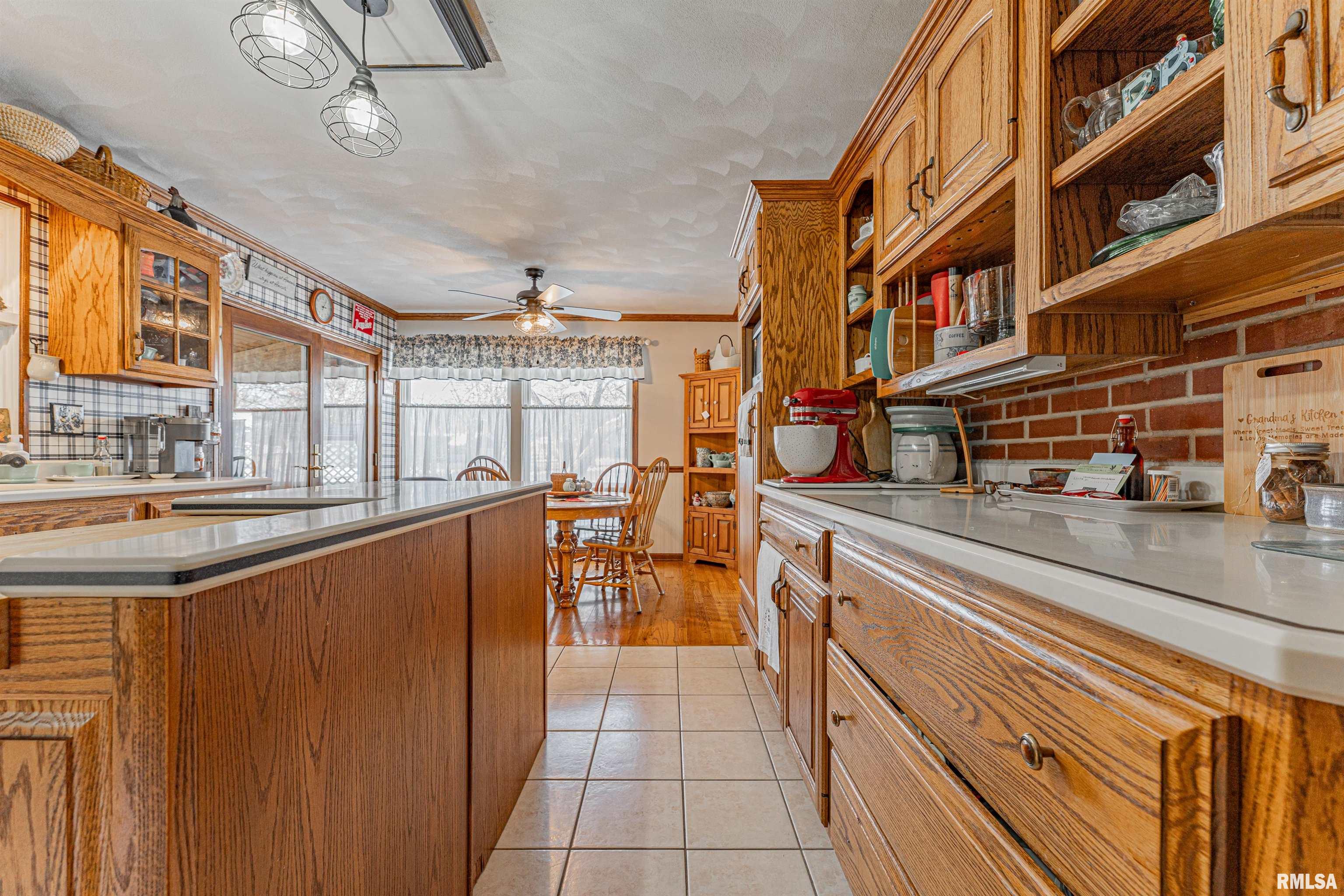 123 20th Street Lincoln, IL 62656 - Photo 17 of 47