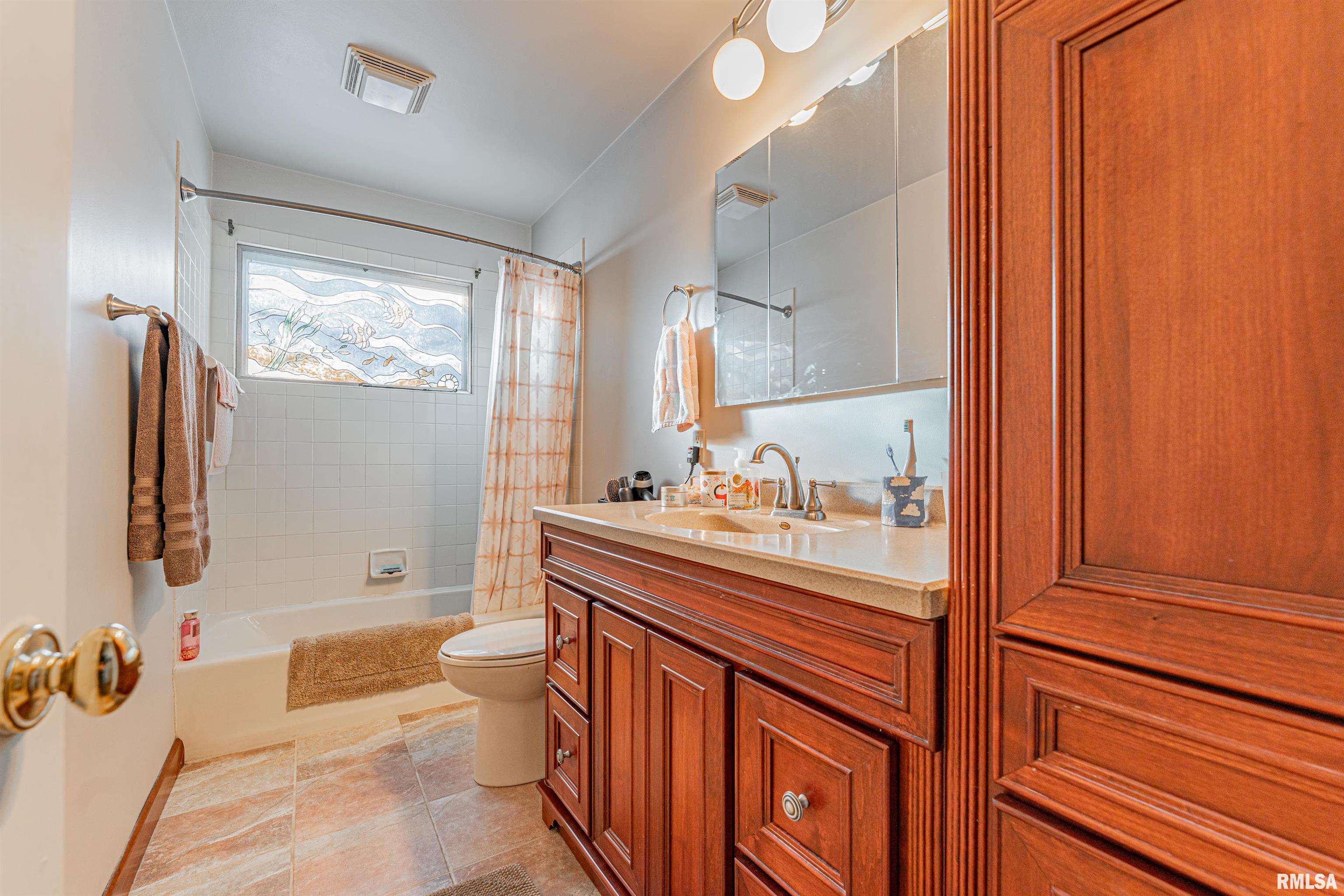 123 20th Street Lincoln, IL 62656 - Photo 25 of 47