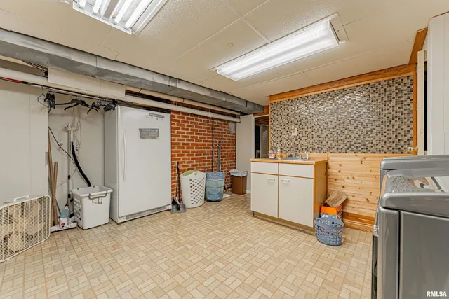 $225,000 | 123 20th Street, Lincoln, IL 62656