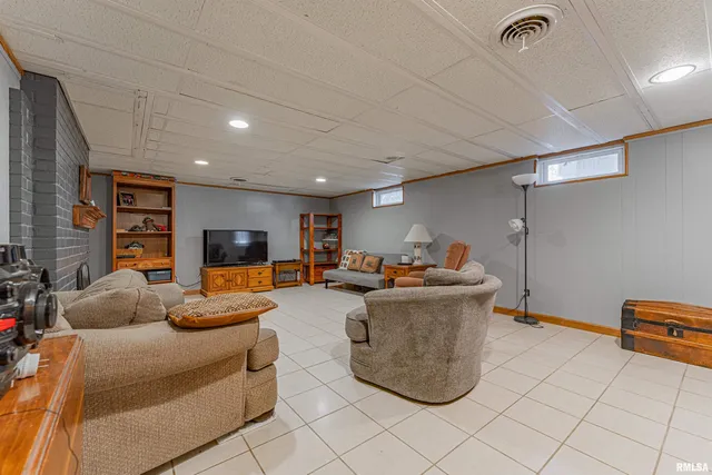 $225,000 | 123 20th Street, Lincoln, IL 62656