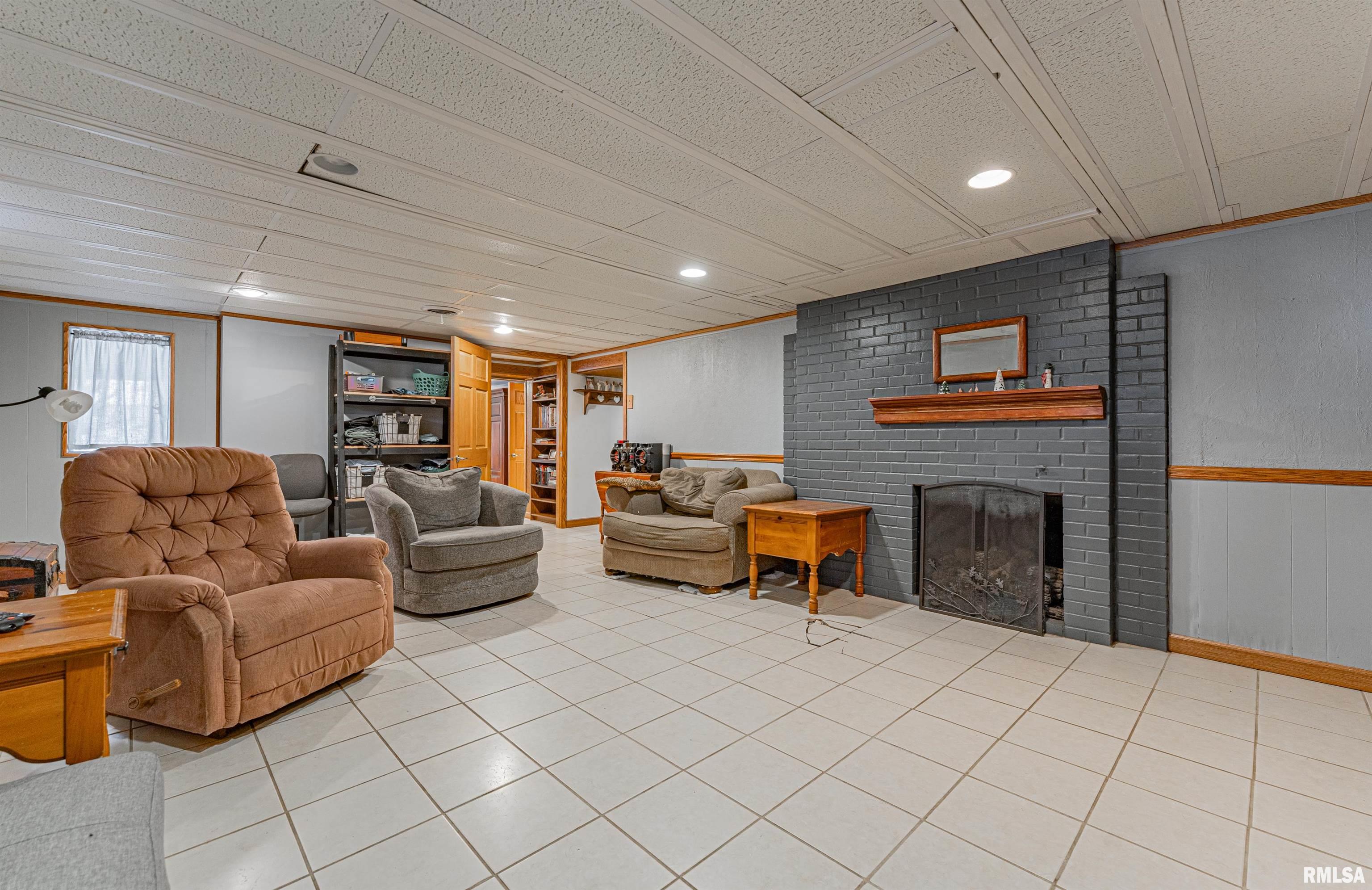 123 20th Street Lincoln, IL 62656 - Photo 32 of 47