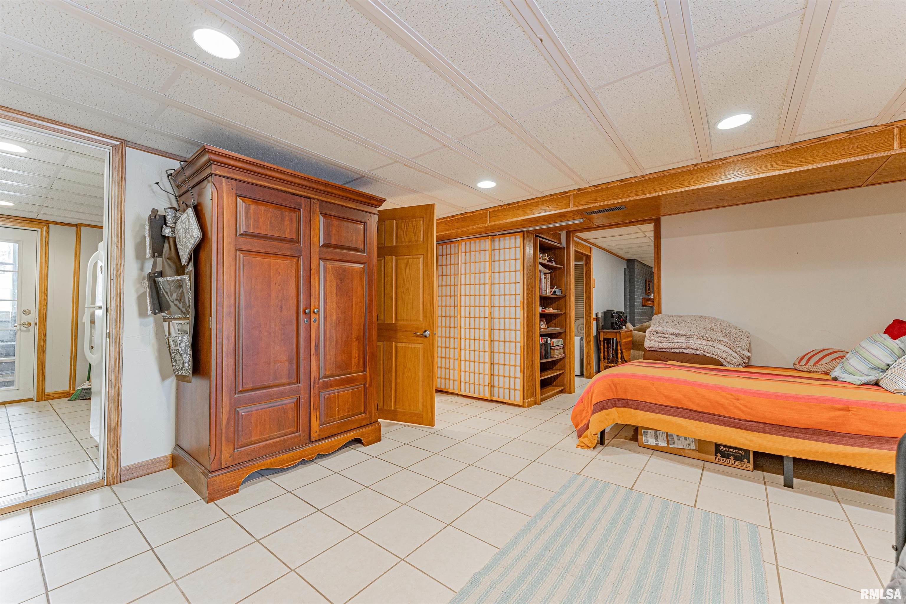 123 20th Street Lincoln, IL 62656 - Photo 34 of 47