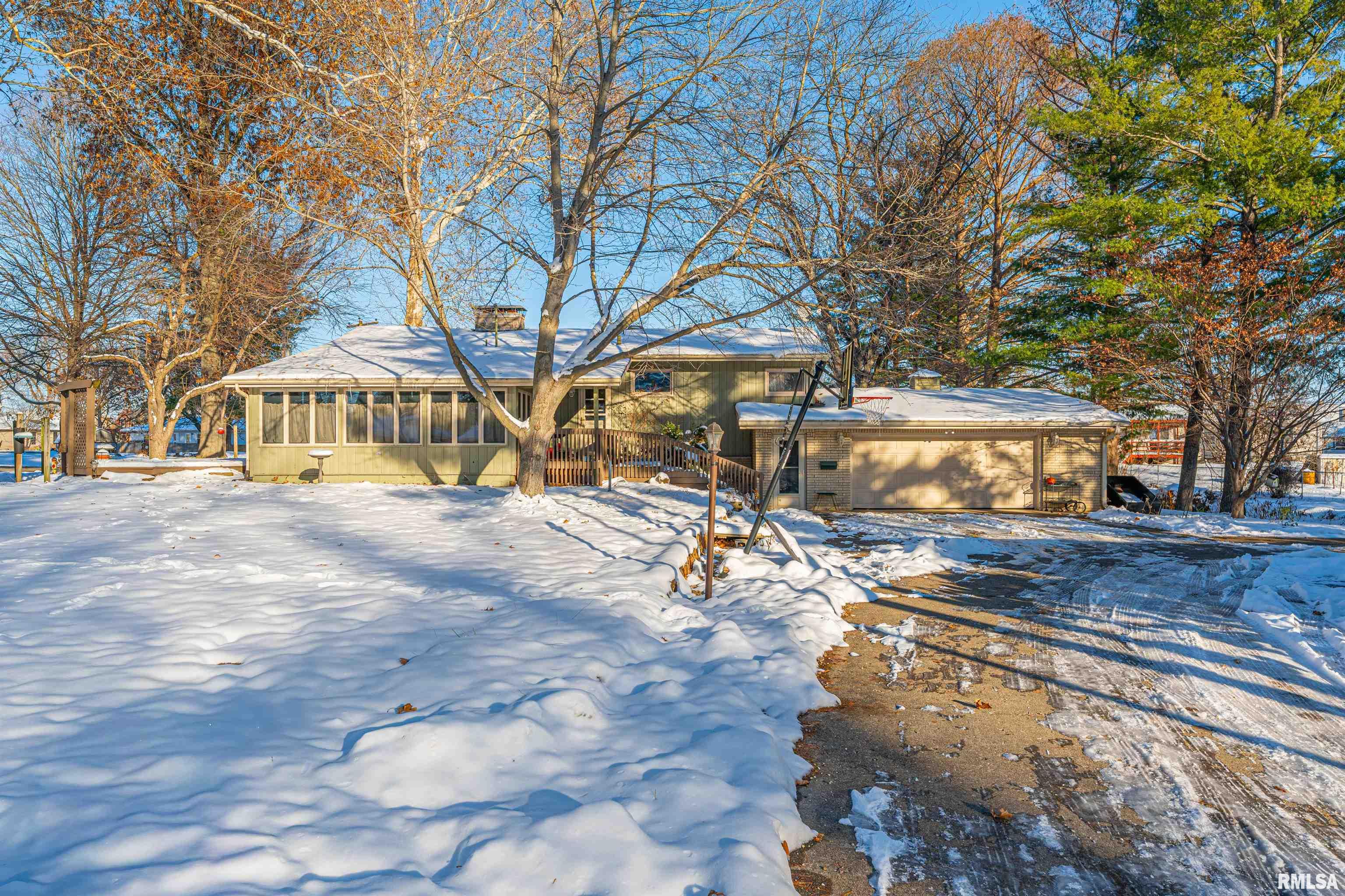 123 20th Street Lincoln, IL 62656 - Photo 5 of 47