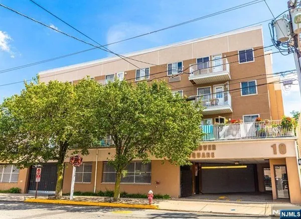 $2,800 | 10 Palisade Avenue, Unit 2C, Cliffside Park, NJ 07010