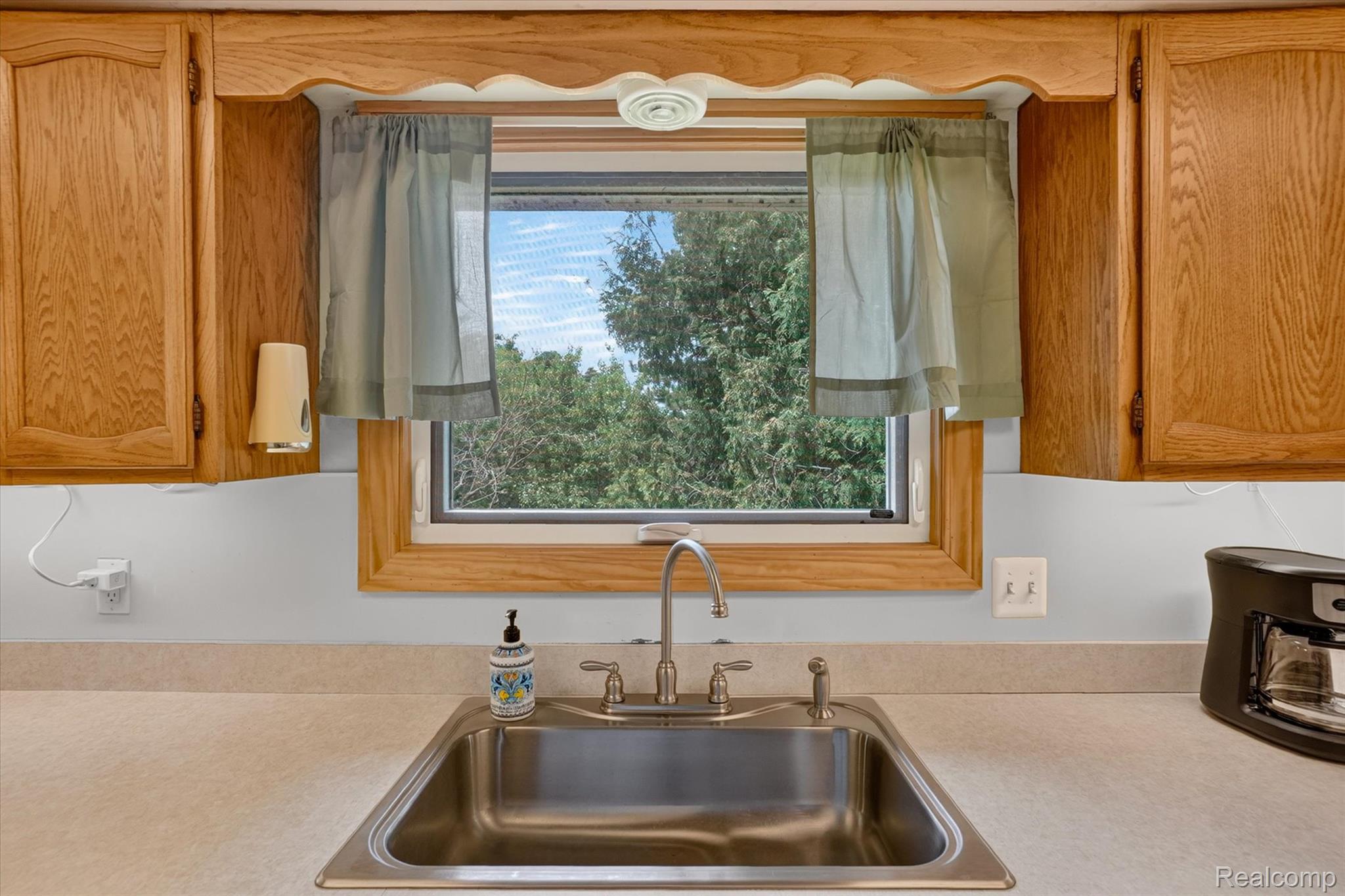 6895 Stow Road Fowlerville, MI 48836 - Photo 13 of 45 17-17.jpg