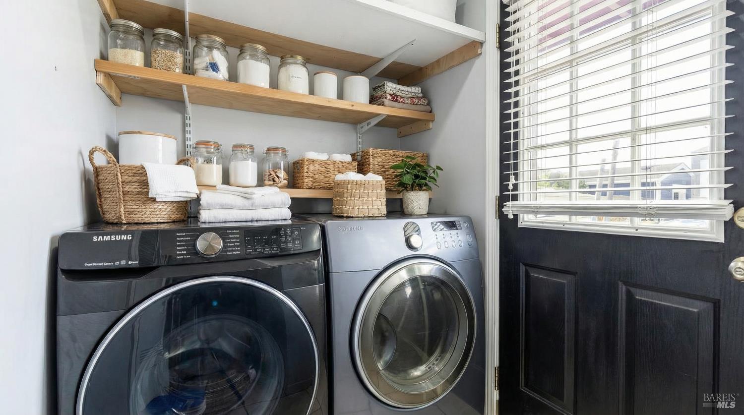 2963 Santa Rosa Avenue, Unit C6 Santa Rosa, CA 95407 - Photo 21 of 35 a utility room with dryer and washer