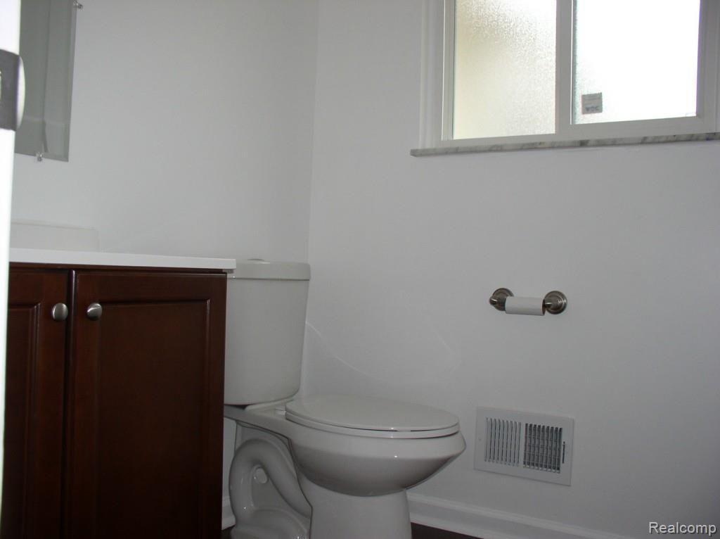8486 Andersonville Road Clarkston, MI 48346 - Photo 11 of 17 1st floor