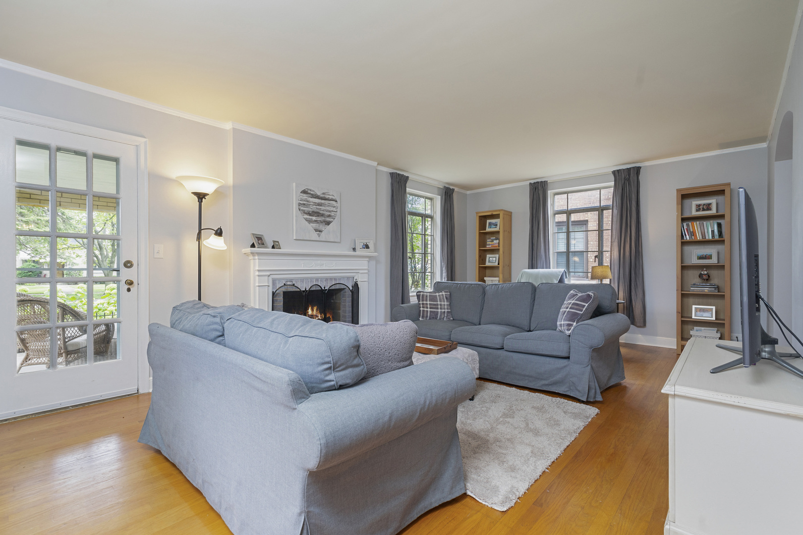600 East Parkway Road Riverside, IL 60546 - Photo 2 of 29 a living room with furniture and a fireplace