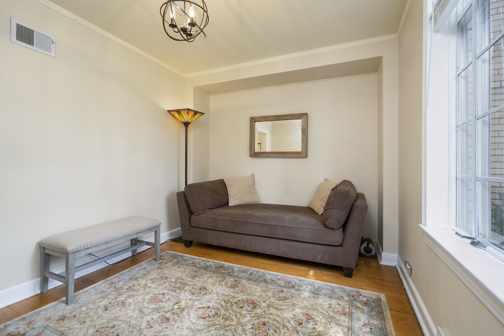 600 East Parkway Road Riverside, IL 60546 - Photo 7 of 29 a living room with furniture and a rug