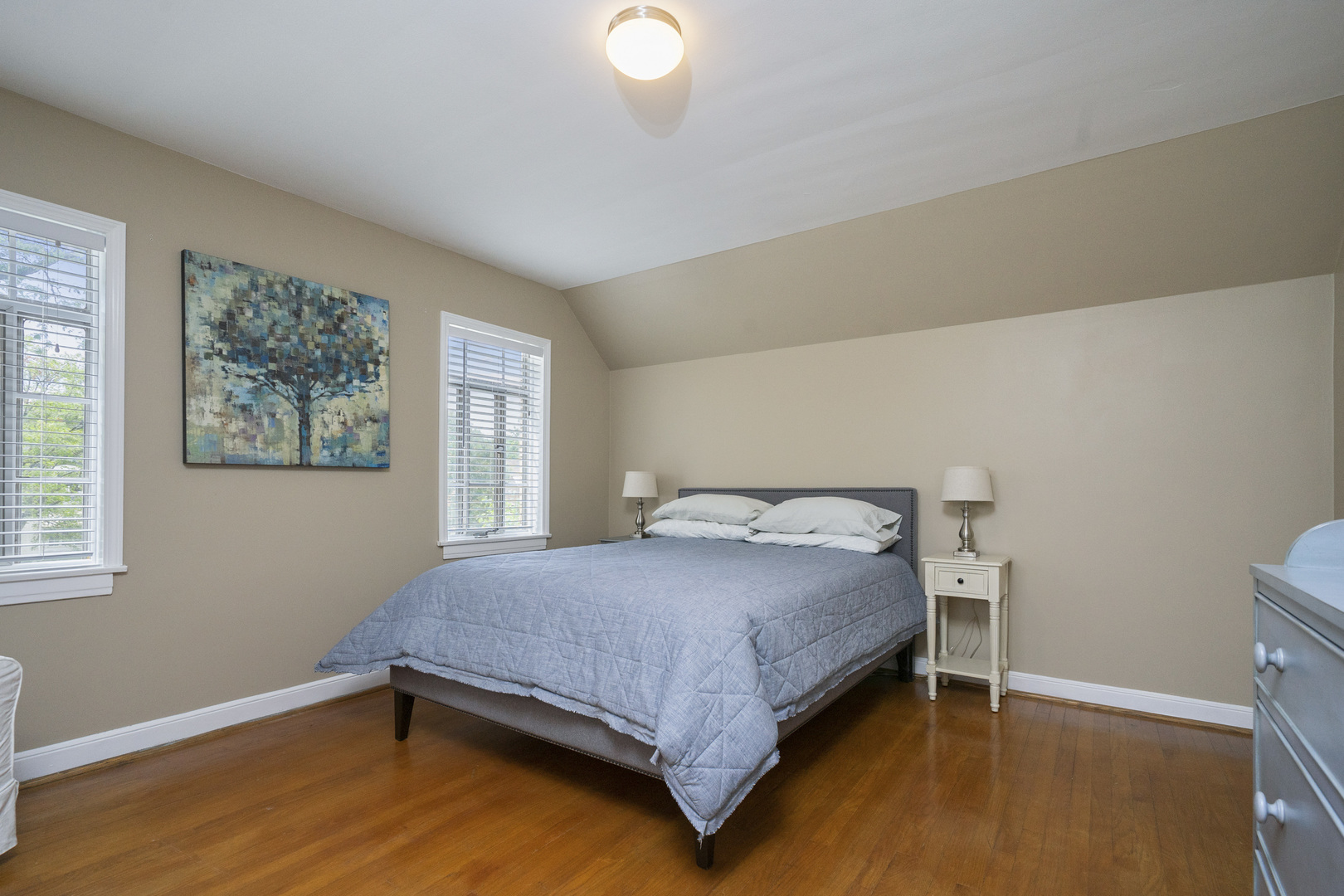600 East Parkway Road Riverside, IL 60546 - Photo 10 of 29 a bedroom with a bed and a window