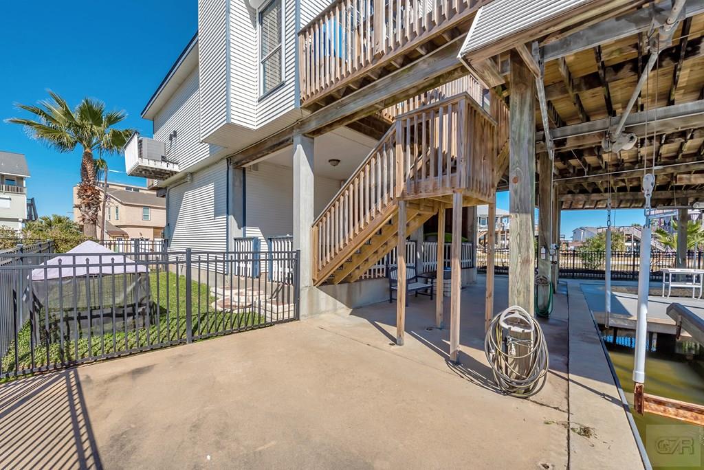 270 Isles End Road Tiki Island, TX 77554 - Photo 44 of 49