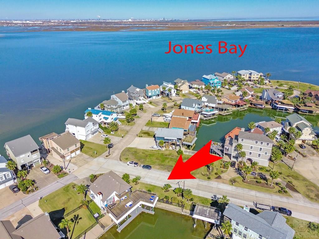 270 Isles End Road Tiki Island, TX 77554 - Photo 46 of 49