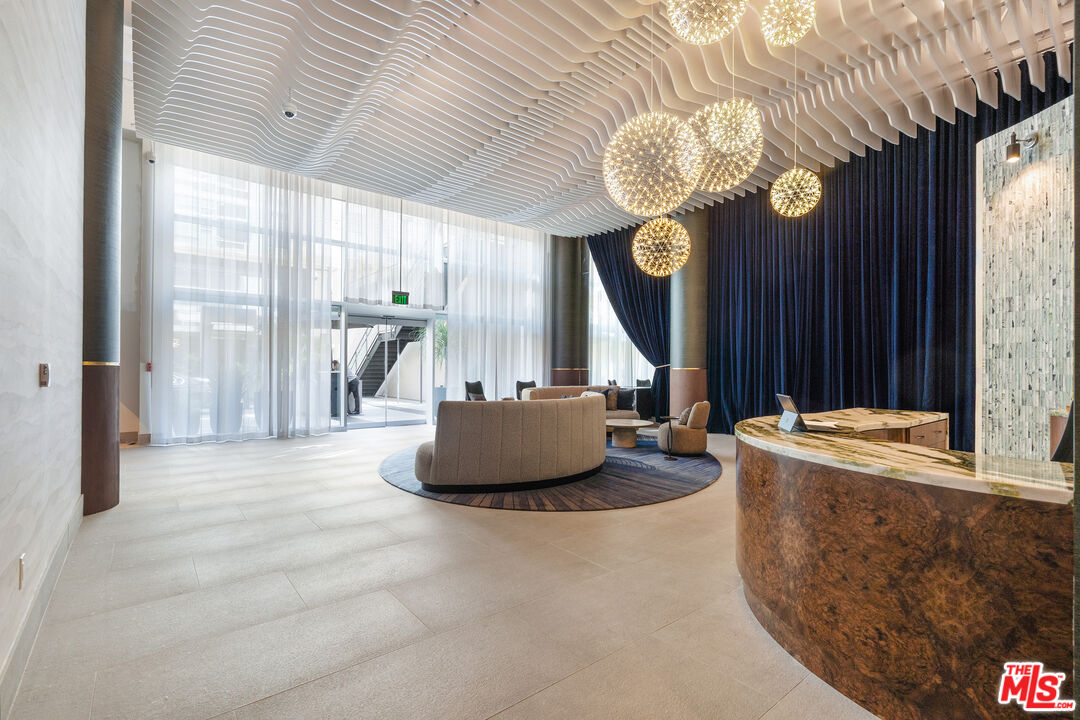 6250 Hollywood Boulevard, Unit 7K Los Angeles, CA 90028 - Photo 45 of 50 a very nice looking room with a large window