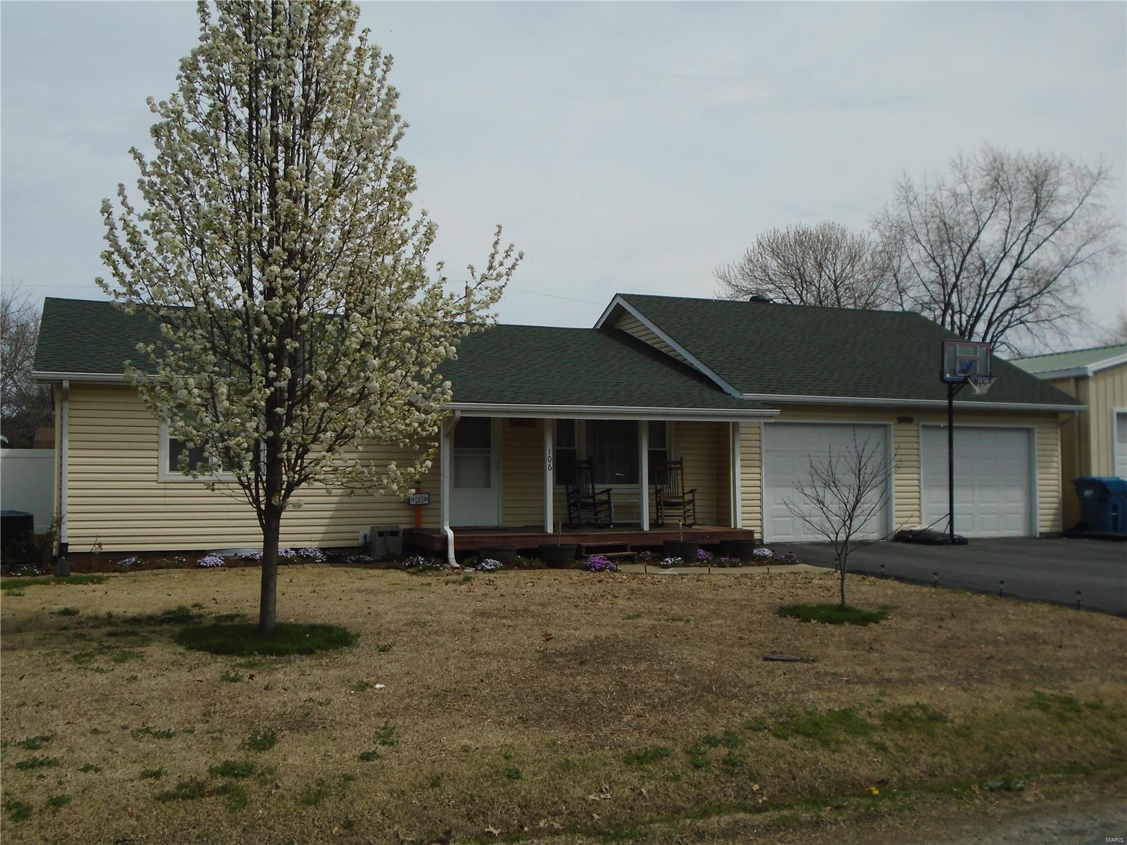 106 Michigan Avenue South Roxana, IL 62087 - Photo 1 of 37 Gallery Image 1