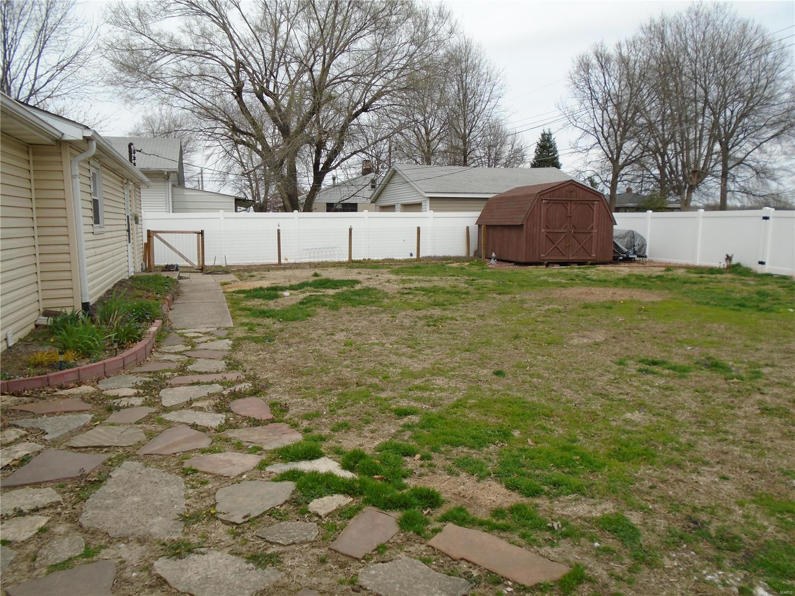 106 Michigan Avenue South Roxana, IL 62087 - Photo 12 of 37 Gallery Image 12
