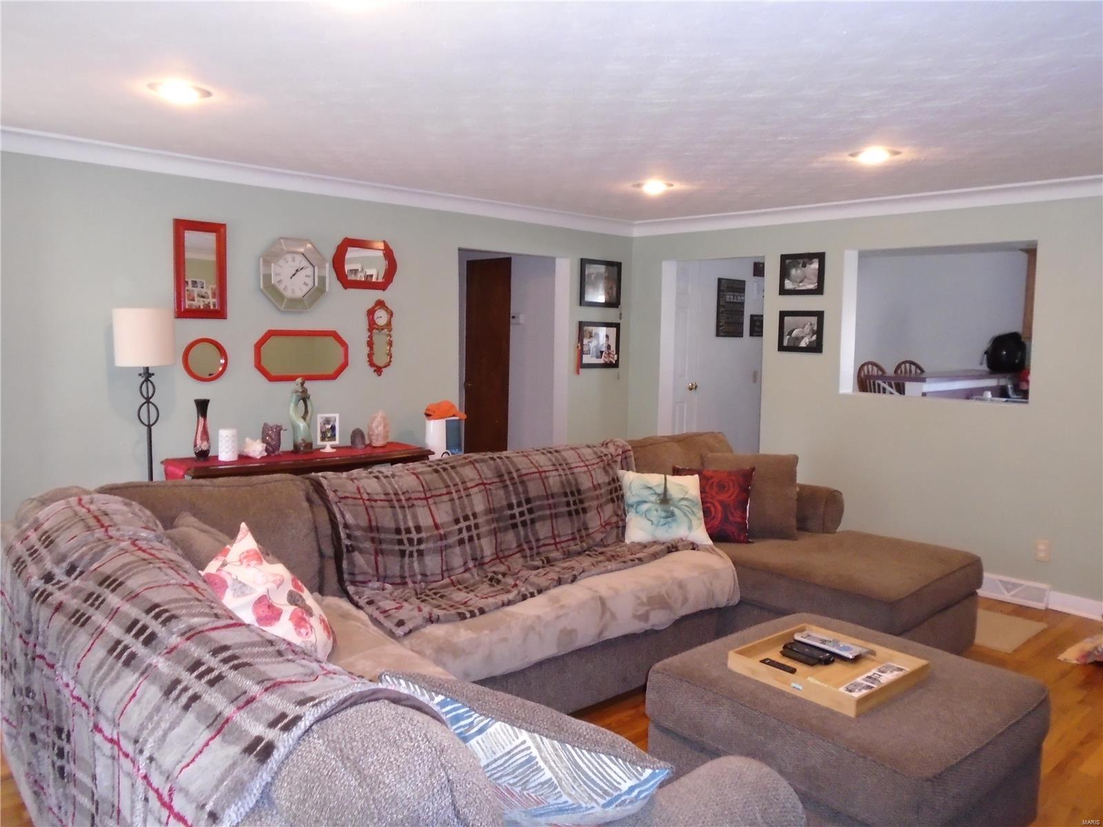 106 Michigan Avenue South Roxana, IL 62087 - Photo 16 of 37 Gallery Image 16