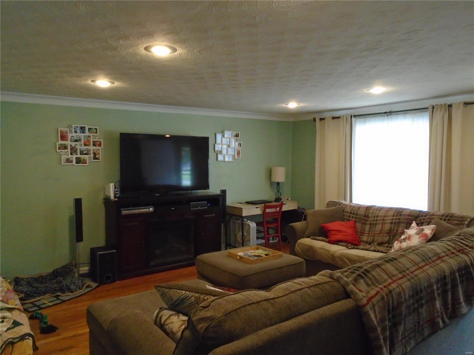 106 Michigan Avenue South Roxana, IL 62087 - Photo 17 of 37 Gallery Image 17