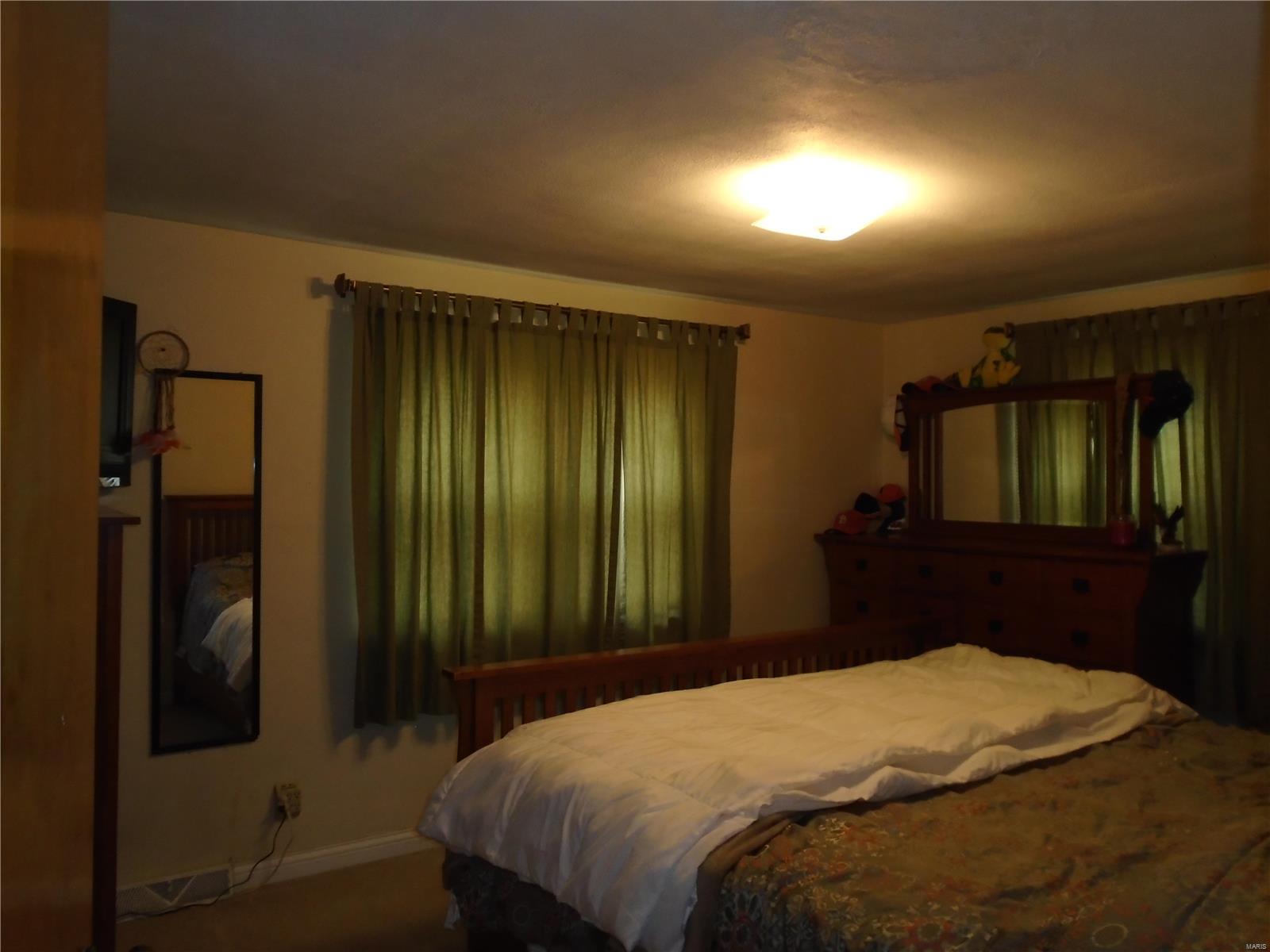 106 Michigan Avenue South Roxana, IL 62087 - Photo 22 of 37 Gallery Image 22