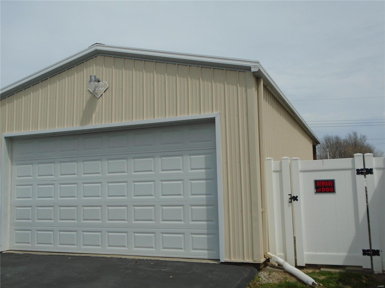 106 Michigan Avenue South Roxana, IL 62087 - Photo 5 of 37 Gallery Image 5