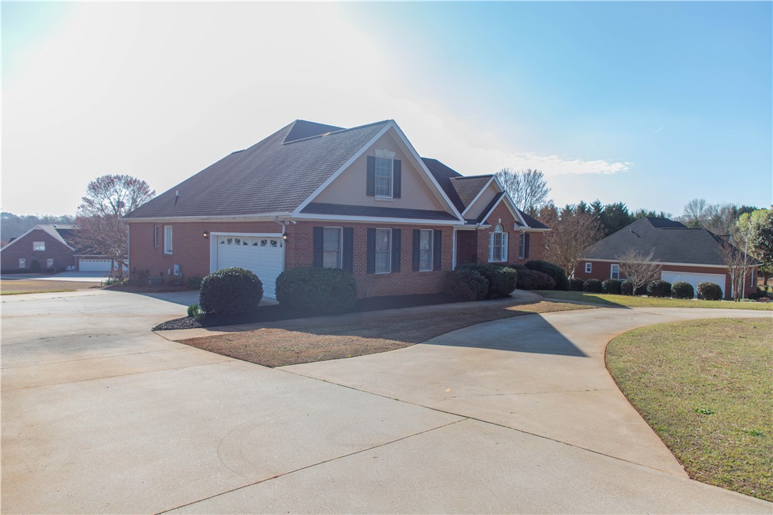 114 Buttercup Trail Anderson, SC 29621 - Photo 4 of 44 Gallery Image 4