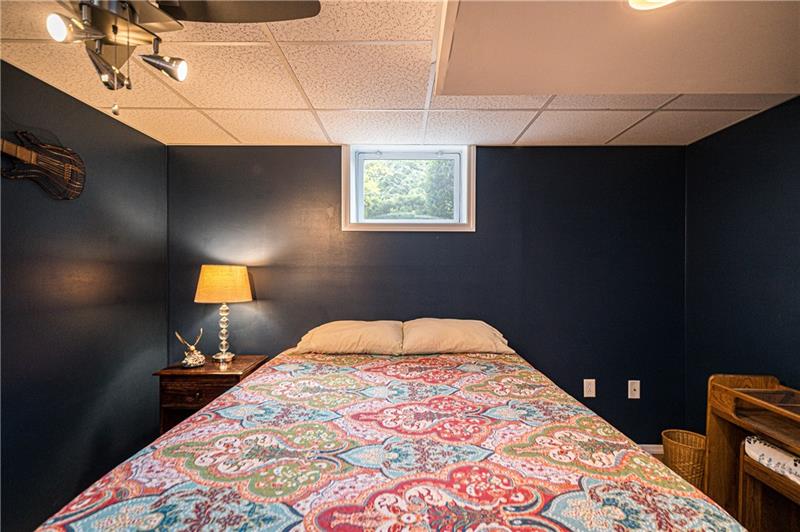 107 Fraser Road Valencia, PA 16059 - Photo 16 of 25 Gallery Image 16