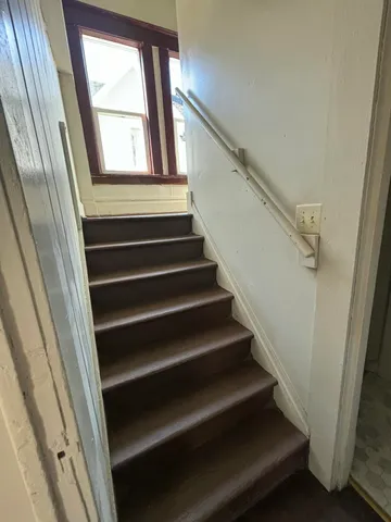 $1,400 | 1328 James Street, Kalamazoo, MI 49001