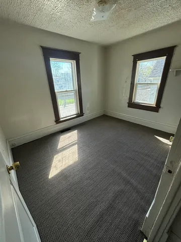 $1,400 | 1328 James Street, Kalamazoo, MI 49001