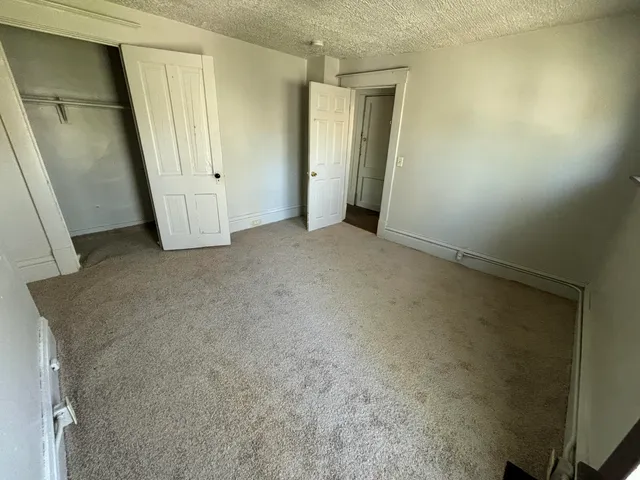 $1,400 | 1328 James Street, Kalamazoo, MI 49001