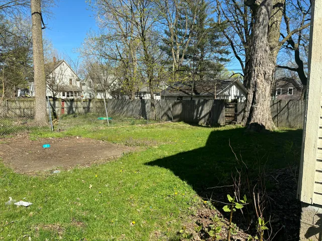 $1,400 | 1328 James Street, Kalamazoo, MI 49001