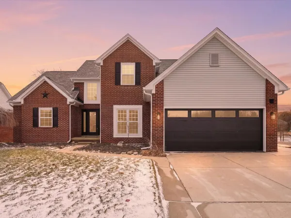 $500,000 | 36580 North Pointe Drive, New Baltimore, MI 48047