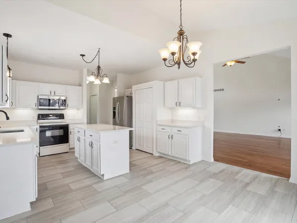 $500,000 | 36580 North Pointe Drive, New Baltimore, MI 48047