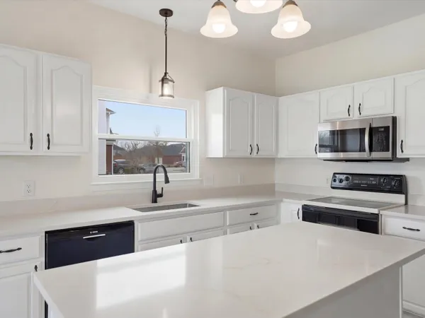 $500,000 | 36580 North Pointe Drive, New Baltimore, MI 48047