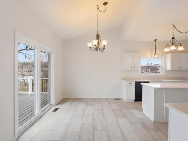 $500,000 | 36580 North Pointe Drive, New Baltimore, MI 48047