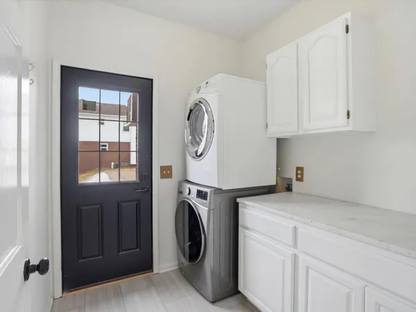 $500,000 | 36580 North Pointe Drive, New Baltimore, MI 48047