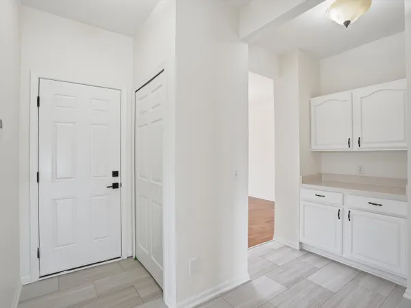 $500,000 | 36580 North Pointe Drive, New Baltimore, MI 48047